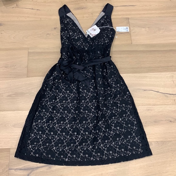 BNWT DOUBLE V TIE FRONT COCKTAIL KENZIE DRESS - SIZE 6 - Picture 4 of 8